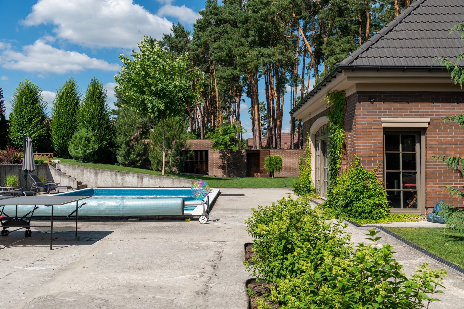 Family Resort-Style Pool – Arcadia